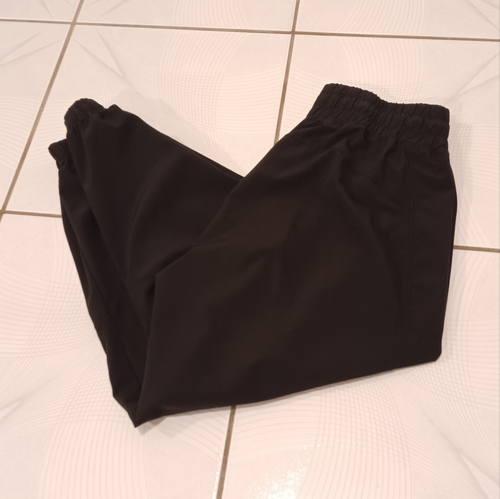4/$60 Black Capri Kyodan Pants - Size Medium